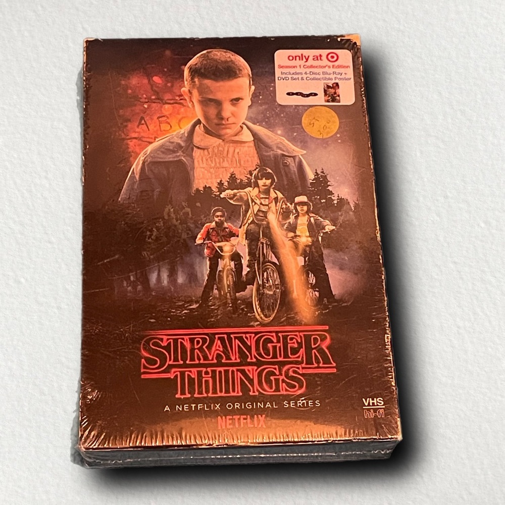 STRANGER THINGS SEASON 1 COLLECTOR'S EDITION BLU-RAY DVD DISC BOX SET NEW